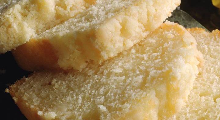 Puha, húsvéti tojáslikőrös süti: egyszerű kevert tészta az alapja