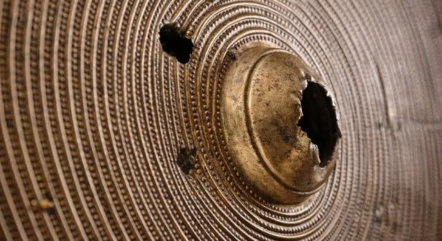 Kétszázharminc év után tért haza a bronzkori pajzs Skóciába