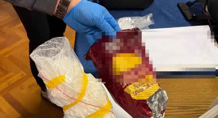 Kattant a bilincs a törökszentmiklósi milliomos díler csuklóján