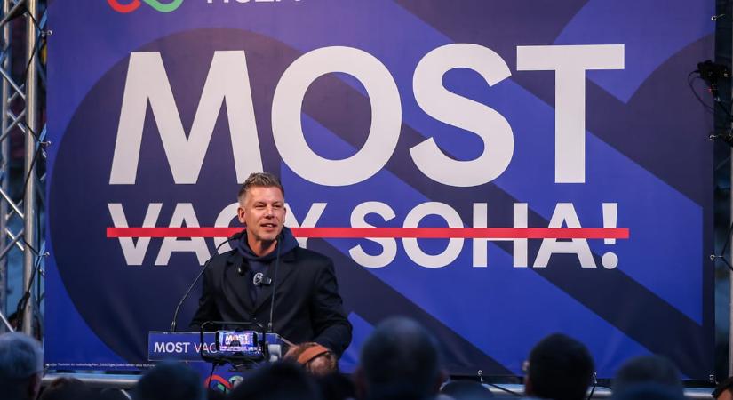 Magyar Péter az AP-nek: a Tisza kormány pragmatikus lesz az oroszokkal, konstruktív az EU-val, a vétó pedig valós opció