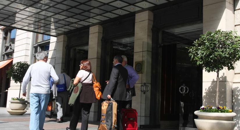 Megrohanták a szállodákat, és ez még csak a kezdet