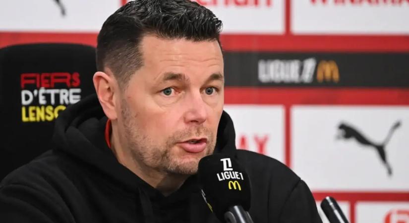 „Nem fogjuk az áldozatot játszani” – a Lens mestere belefáradt a halasztás miatti vitákba