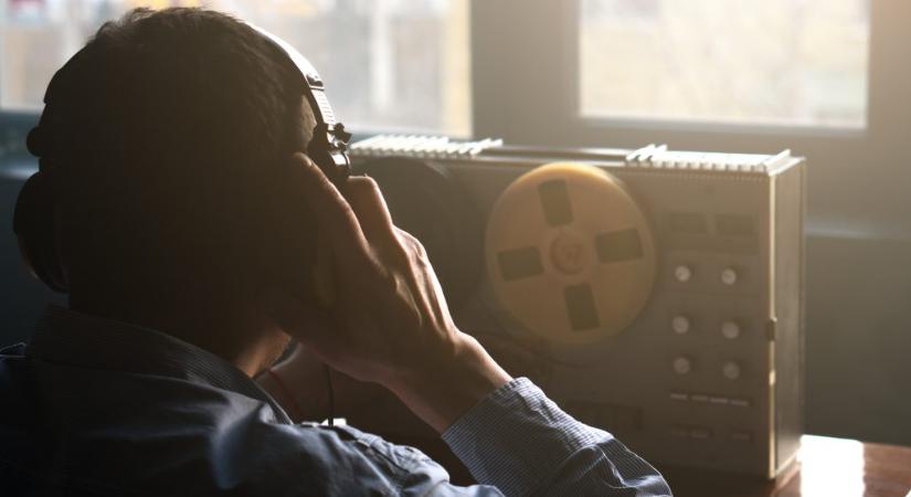 Miniszterelnöki Kabinetiroda: Magyar üzletember vett volna lőporgyárat Balatonfűzfőn, ahonnan Ukrajnába szállítottak volna hadianyagot