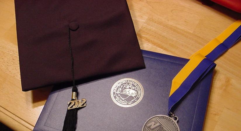 Brutális bérugrás: ennyit ér ma egy diploma Magyarországon