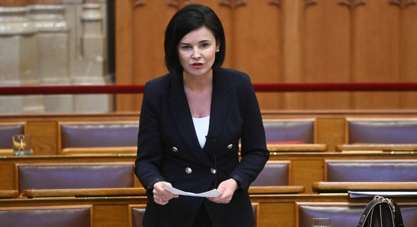 Kunhalmi Ágnes is visszalépett, nem indul a választáson