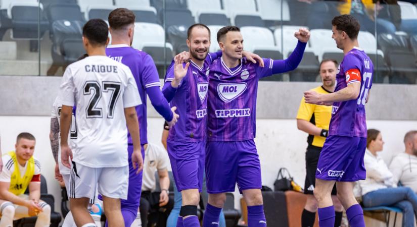 Sérülések árnyékolták be az Újpest győzelmét, potyogtak a gólok a címvédő meccsén