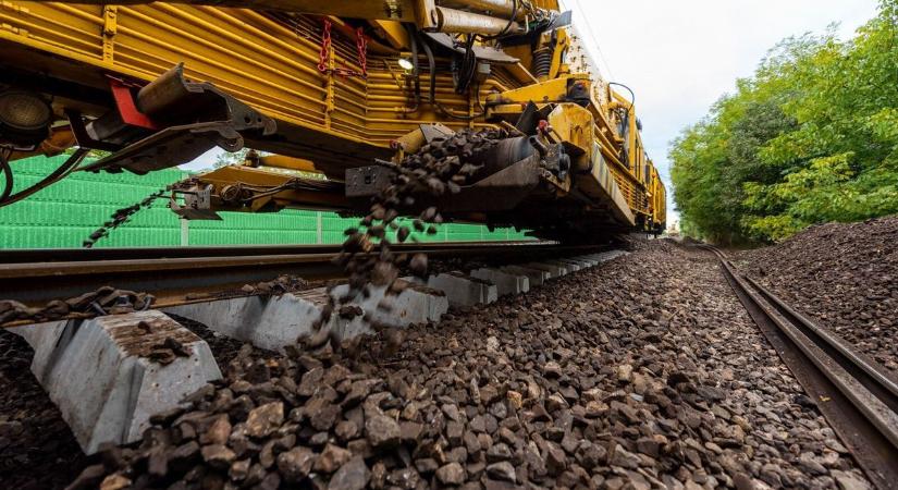 Több pályaszakasz is megújul Szabolcsban, itt vannak a részletek