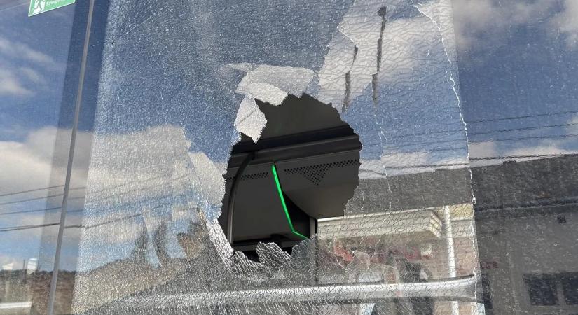 Ez a fickó megvalósította minden férfi álmát, azonnal kattant a bilincs