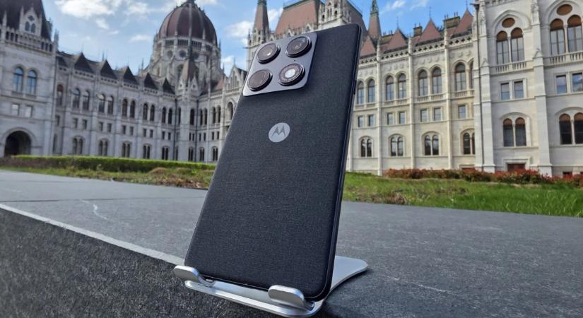 Szokatlan irányba nyit a mobilok ősanyja: AI-nyaklánc foglalná össze a megbeszéléseinket