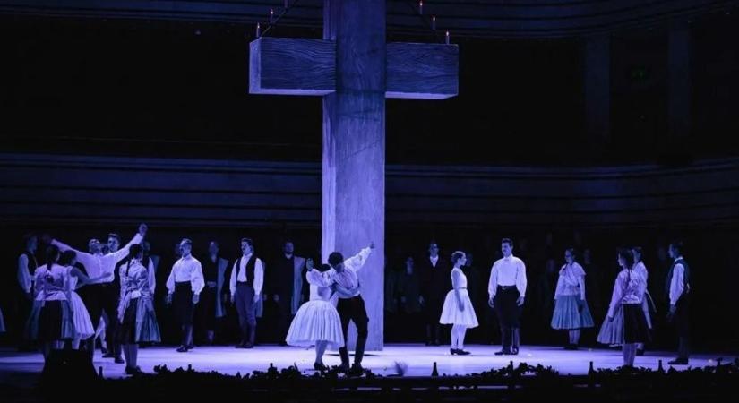 Hangos húsvét napján – Sebestyén Márta-koncerttel, kivirágzott keresztfával és Bachhal várják a közönséget a Pesti Vigadóban és a Müpában