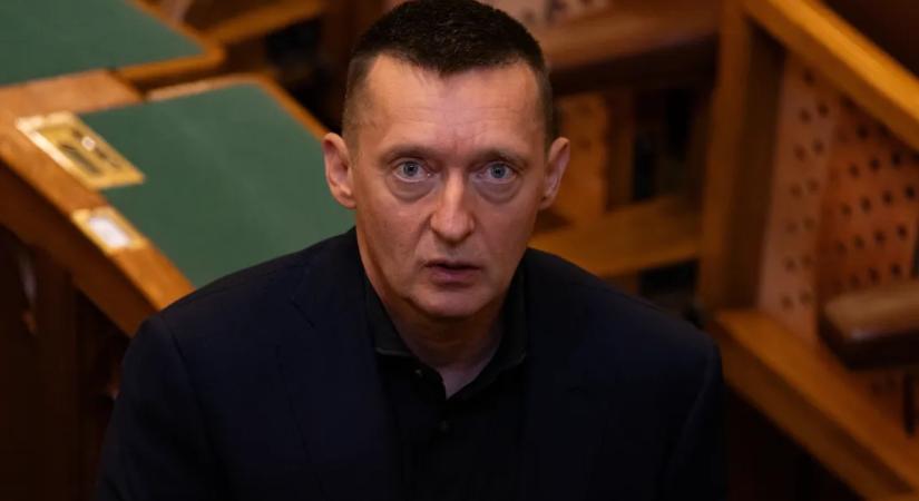 Rogán Antal minisztériuma elismerte, hogy lehallgatták egy üzletembert, de szerintük nem azért, mert köze volt a Tisza Párthoz