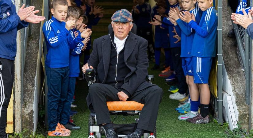 Legendák közt: Egervári Sándor kerekesszékben a kispad mellett; Hajnal, Lipcsei, Csábi és Kuznyecov újra a pályán - fotók, videó