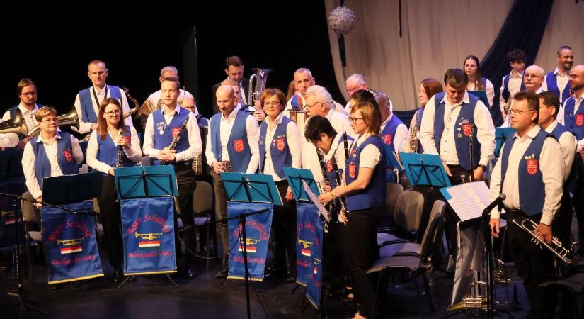 Koncerttel ünnepelték a jubileumot a Roger Schilling Fúvószenekar tagjai (fotók)
