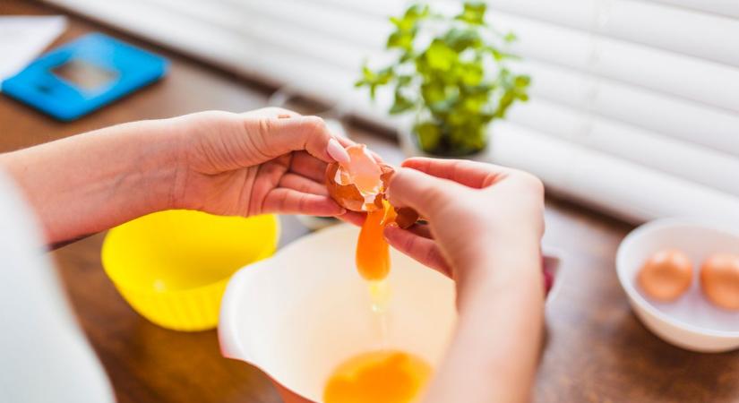 Ez a legegyszerűbb teszt: így derül ki 1 perc alatt, hogy romlott-e a tojás