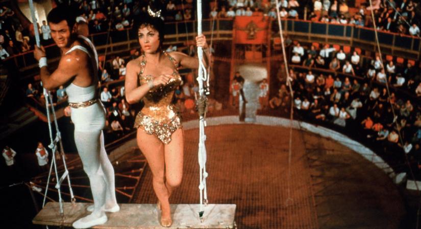 Gina Lollobrigida, Sivatagi show, Robin Hood és a többiek – Mi ment húsvétkor a tévében 50, 40 és 30 éve?