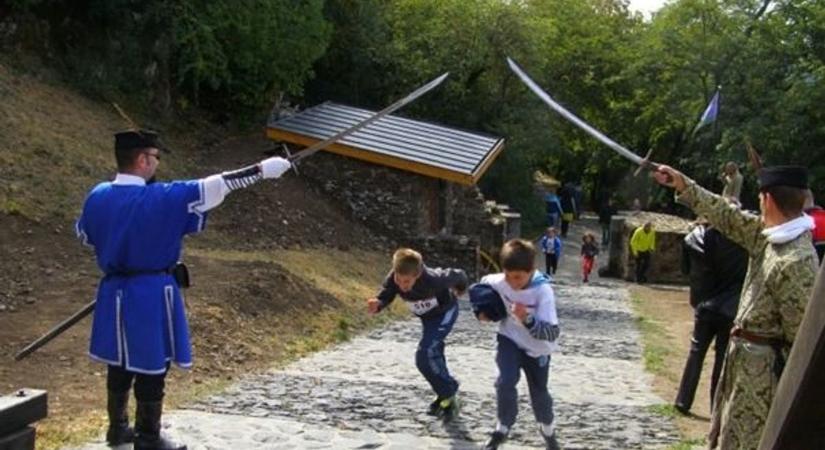 Éld át a múltat és a Balaton panorámáját a Szigligeti Várfutáson!