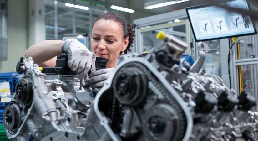 Bivalyerős benzinmotor készült a győri Audiban, már az Audi RS5-ben dobog