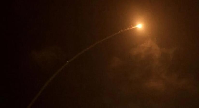 Nagy a baj: Sorra zuhannak le az amerikai vadászgépek, több pilóta eltűnthetett