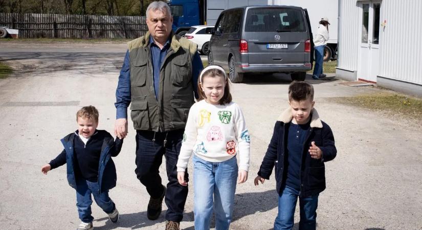 Húsvéti kalácsvadászat – Orbán Viktor unokákkal indult útnak