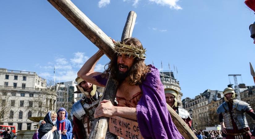 Amit a történészek elhallgatnak Jézus keresztre feszítéséről