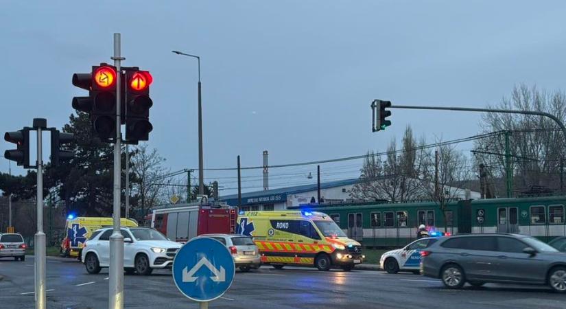 „Barnabás meghalt, 14 éves volt” – nem tudták megmenteni annak a fiatalnak az életét, akit fülhallgatóval a fején gázolt el a HÉV Óbudán