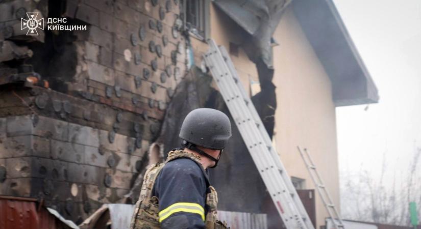 Orosz támadás Kijev megyében: emberáldozat és több állat pusztult el egy állatorvosi klinikában