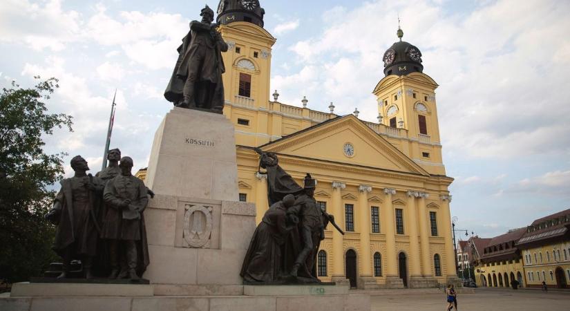 A legrosszabb történt meg az idős házaspárral Debrecenben, még a portásnak is érkeznie kellett!