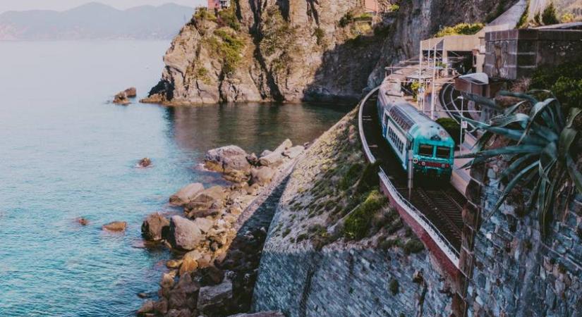 Ez az egyetlen vonat Európában, amit hajó visz át egy szigetre: érdemes kipróbálni