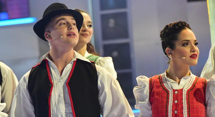 Ifjabb Schobert Norbi mégsem költözik Amerikába, itthon fog továbbtanulni