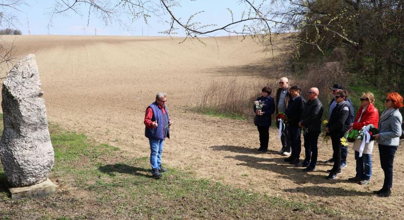 Hősi halált halt két pilóta Paks határában (képek!)