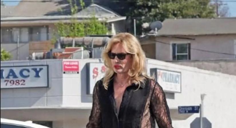 Fogadjunk, hogy nem ismeri fel az utcán sétáló hollywoodi sztárt