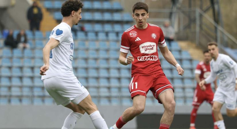 Dobogón a ZTE: Nagy kisvárdai kapushiba és góllal bemutatkozó magyar újonc szomorította Révészéket - videó