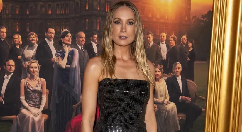 A Golden Globe-díjas színésznő, Joanne Froggatt dekoltázsa pont annyit enged látni, hogy a férfiak fantáziája azonnal beinduljon