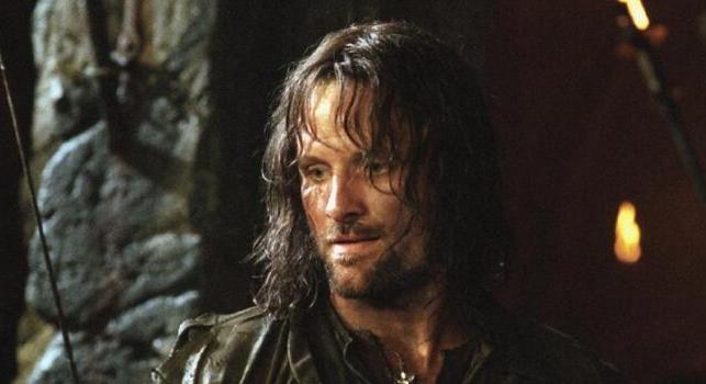 Elijah Wood pletykálhatta el, ki lesz Aragorn az új A Gyűrűk Ura-filmben