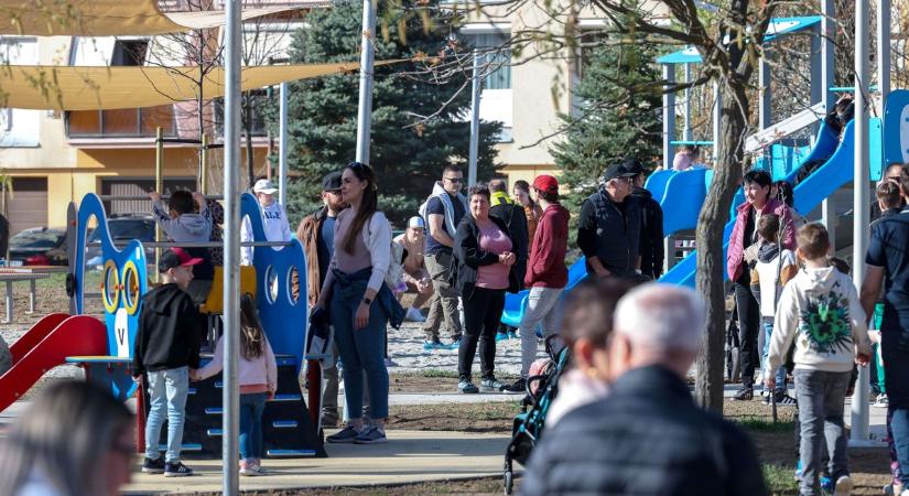 Erre vágyott sok család – nagyszabású fejlesztés valósult meg Bonyhád kiemelt városrészén (galéria)