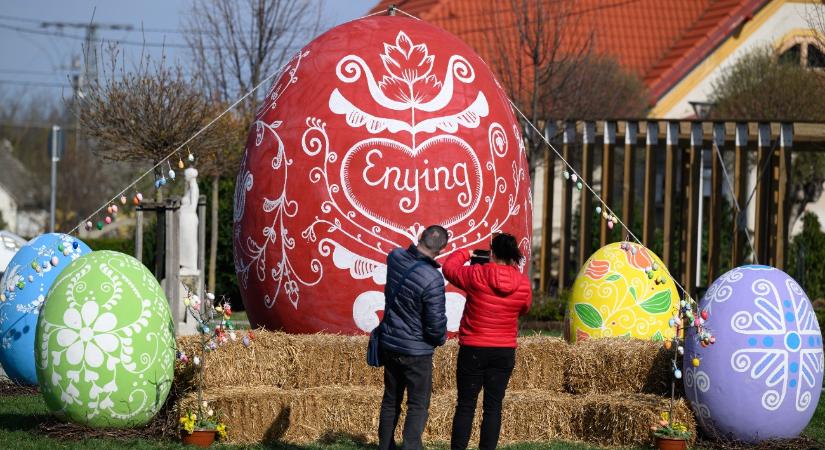 Óriástojást hozott a nyuszi Enyingen