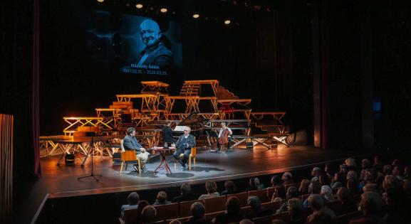 Spiró György 80 éves – „Engem a történelem sose érdekelt”