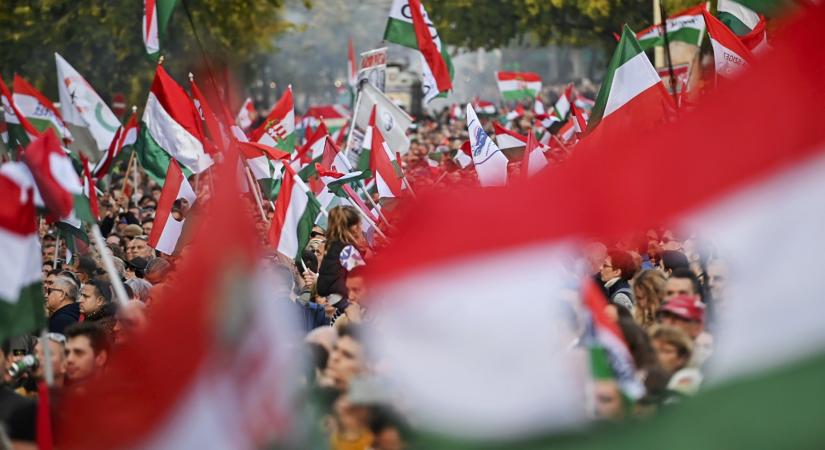 The Guardian: a fiatalok dönthetik el a magyar választást, generációs fordulat jöhet