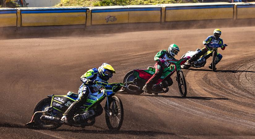 Salakmotor: a zöld csapat és Viktor Trofimov elvitte a show-t a debreceni Húsvét Kupán – fotókkal