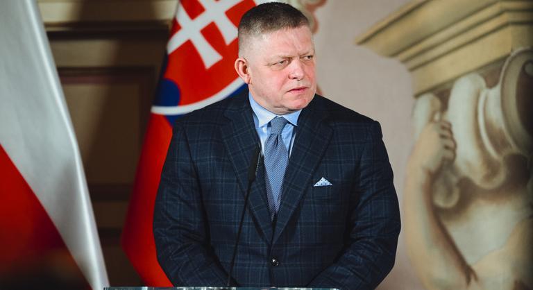 Robert Fico felszólította az Európai Bizottságot, hogy térjen észhez, mert öngyilkosok hajójára kezd hasonlítani