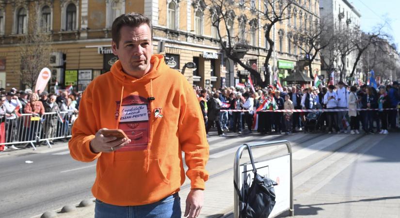 Az NVB szerint csak politikai vélemény Németh Balázs videója, amelyben a fideszes képviselőjelölt kamu Zelenszkij-plakátokkal kampányol