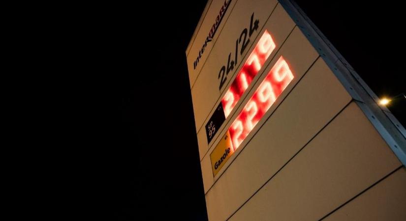 Ez már hihetetlen: új rekord született az uniós országban, soha nem volt ilyen drága az üzemanyag – ennyi a dízel literje