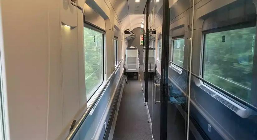 Kínos közjáték volt a szerb határon: a MÁV miatt gyalogolniuk kellett az utasoknak