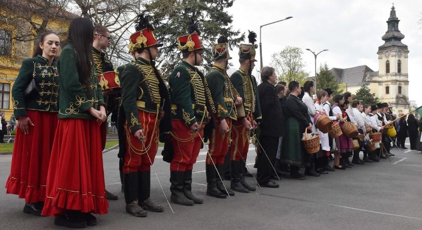 Város napi gálaesten adták át a helyi kitűnéseket Berényben, ők a díjazottak – galériával, videóval