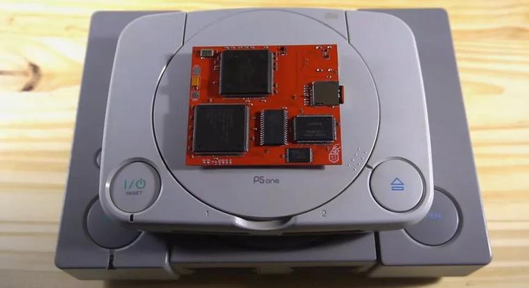 Ez a srác megépítette az eredeti PlayStation tökéletes változatát