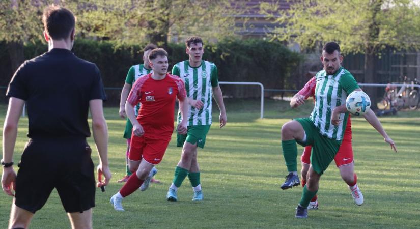 Már az első félidőben eldöntötte Lakiteleken a Kunszállás a mérkőzés sorsát – fotók