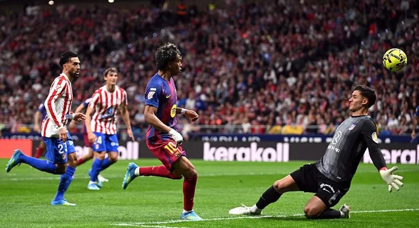 Az Atlético nem bírta ki az emberhátrányt, a Barcelona elvitte a három pontot