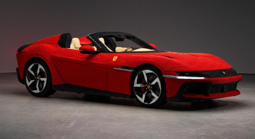 Félmillió Legóból épült ez az életnagyságú Ferrari