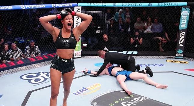 Alice Pereira térdessel végezte ki ellenfelét a UFC-s debütálásán!