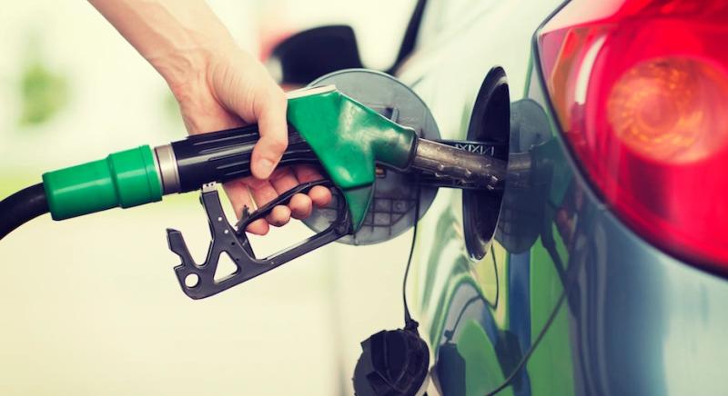 Olcsó benzin, dráguló jövő: az árstop visszafogja a klímacélokat